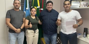 VISITA: Assessor do Deputado Federal Affonso Hamm visita legislativo de Lajeado do Bugre.